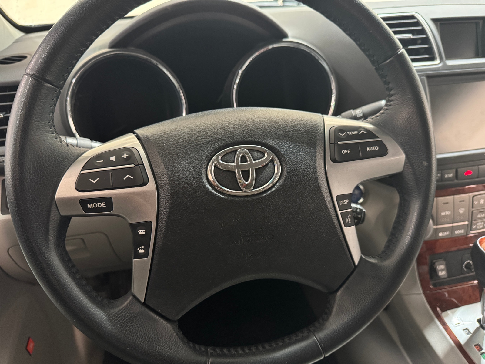 Thumbnail: 2012 Toyota Highlander - 4