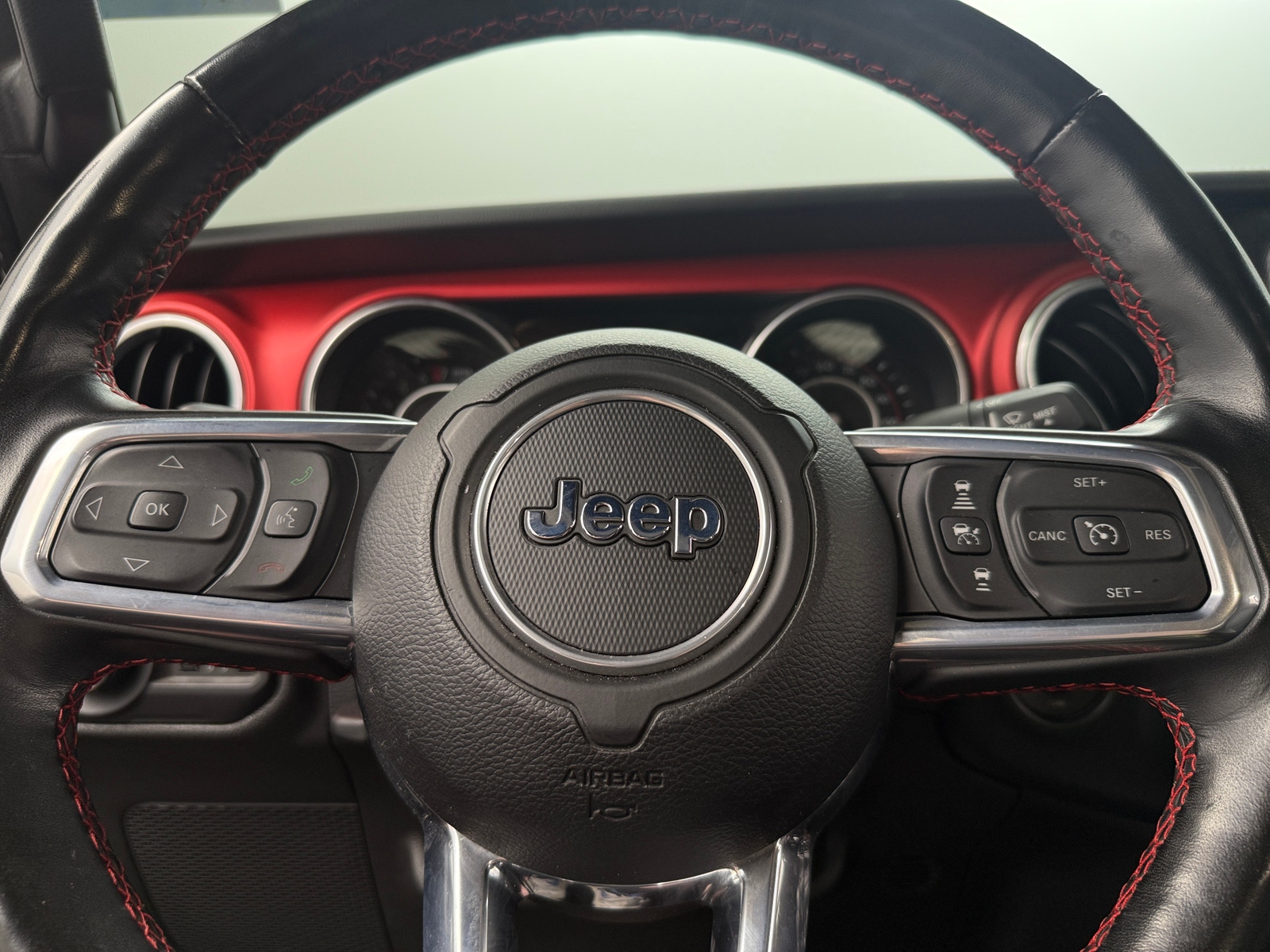 Thumbnail: 2021 Jeep Gladiator - 4