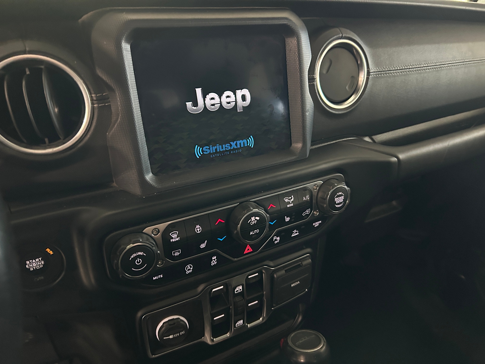 Thumbnail: 2020 Jeep Gladiator - 3