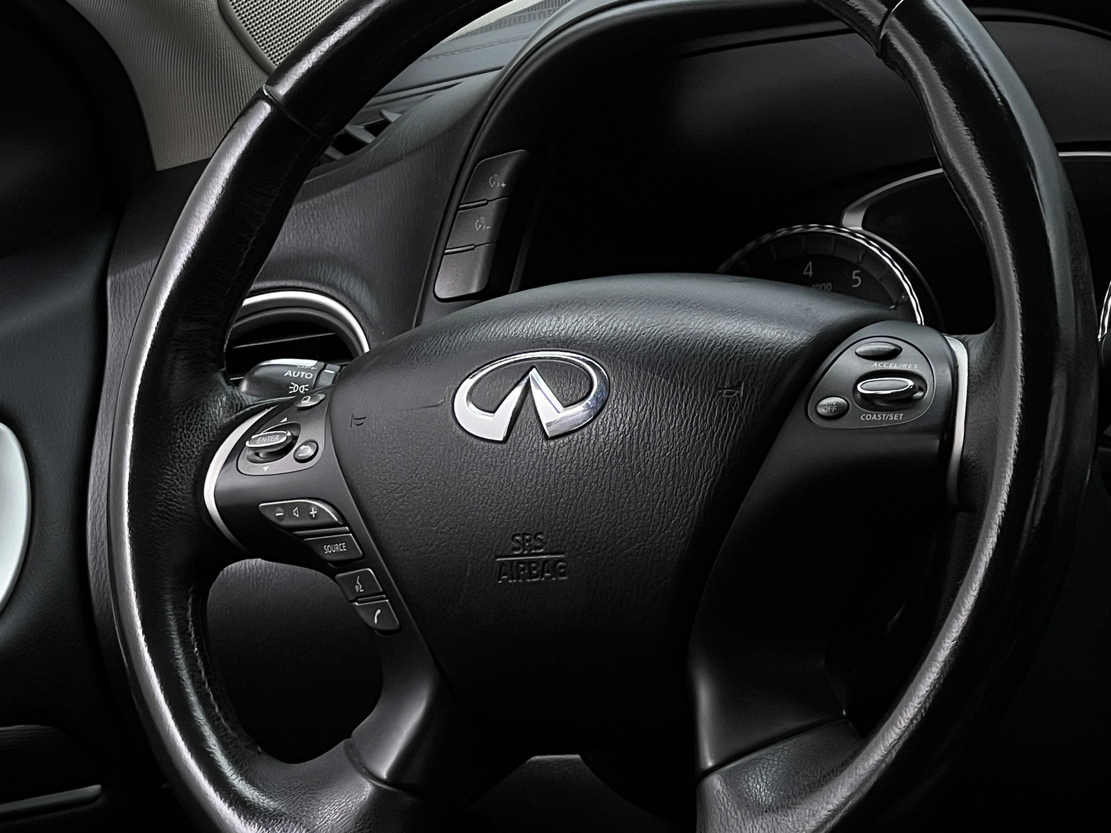 Thumbnail: 2017 INFINITI QX60 - 4