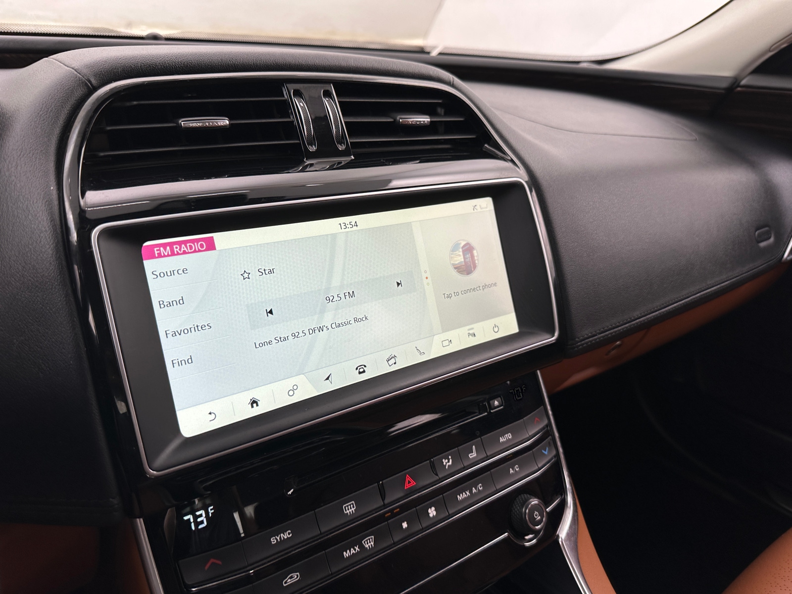 Thumbnail: 2018 Jaguar XE - 3