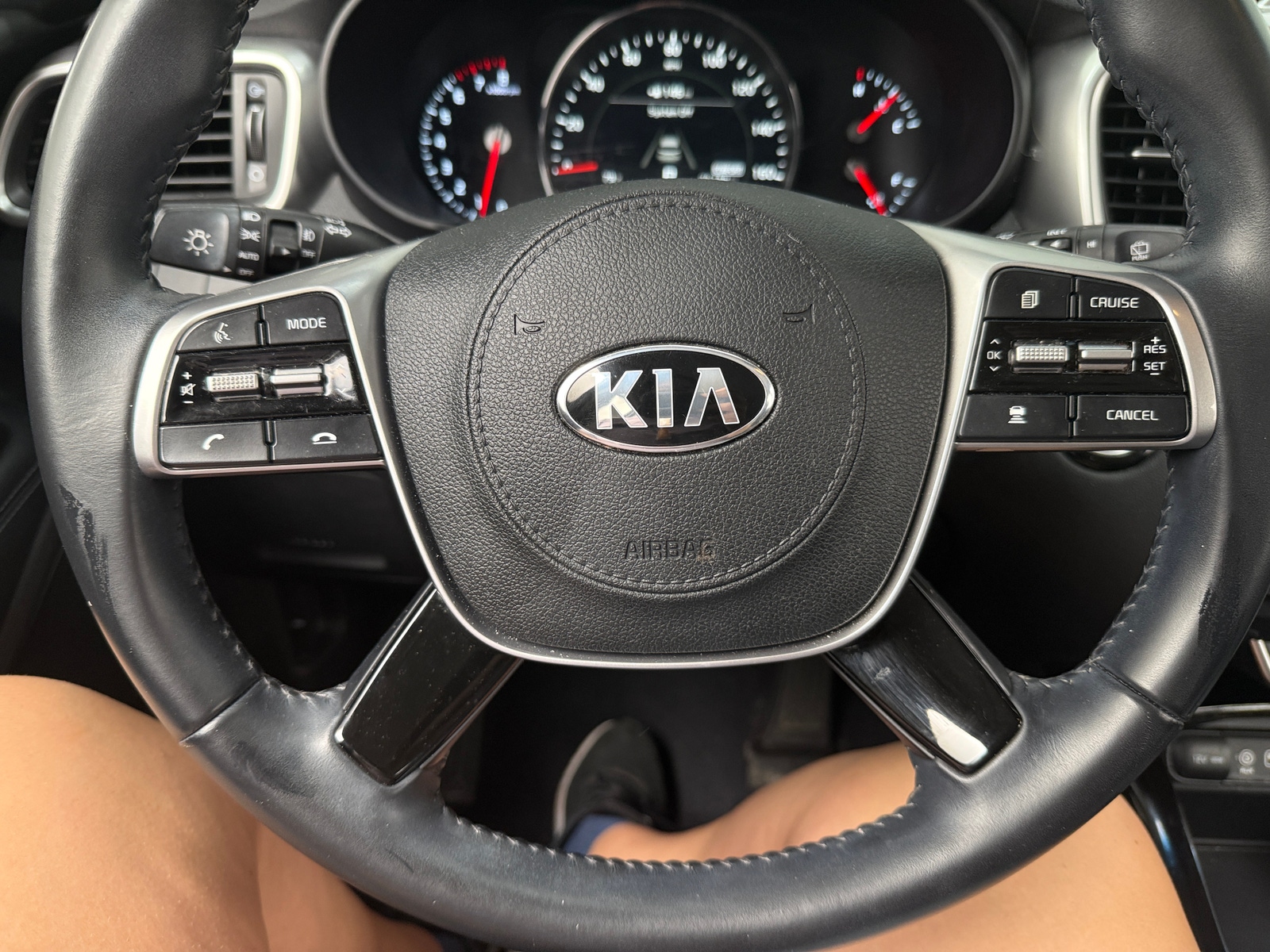 Thumbnail: 2019 Kia Sorento - 4