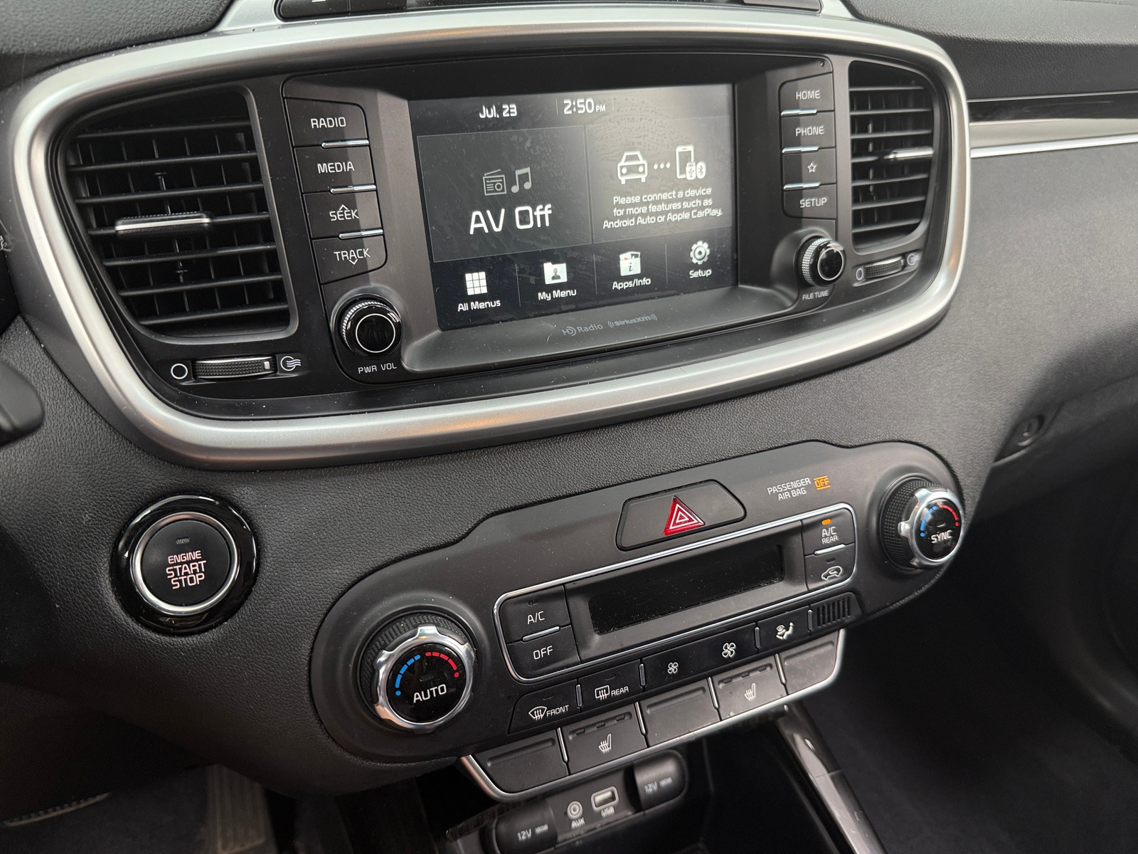 Thumbnail: 2019 Kia Sorento - 3