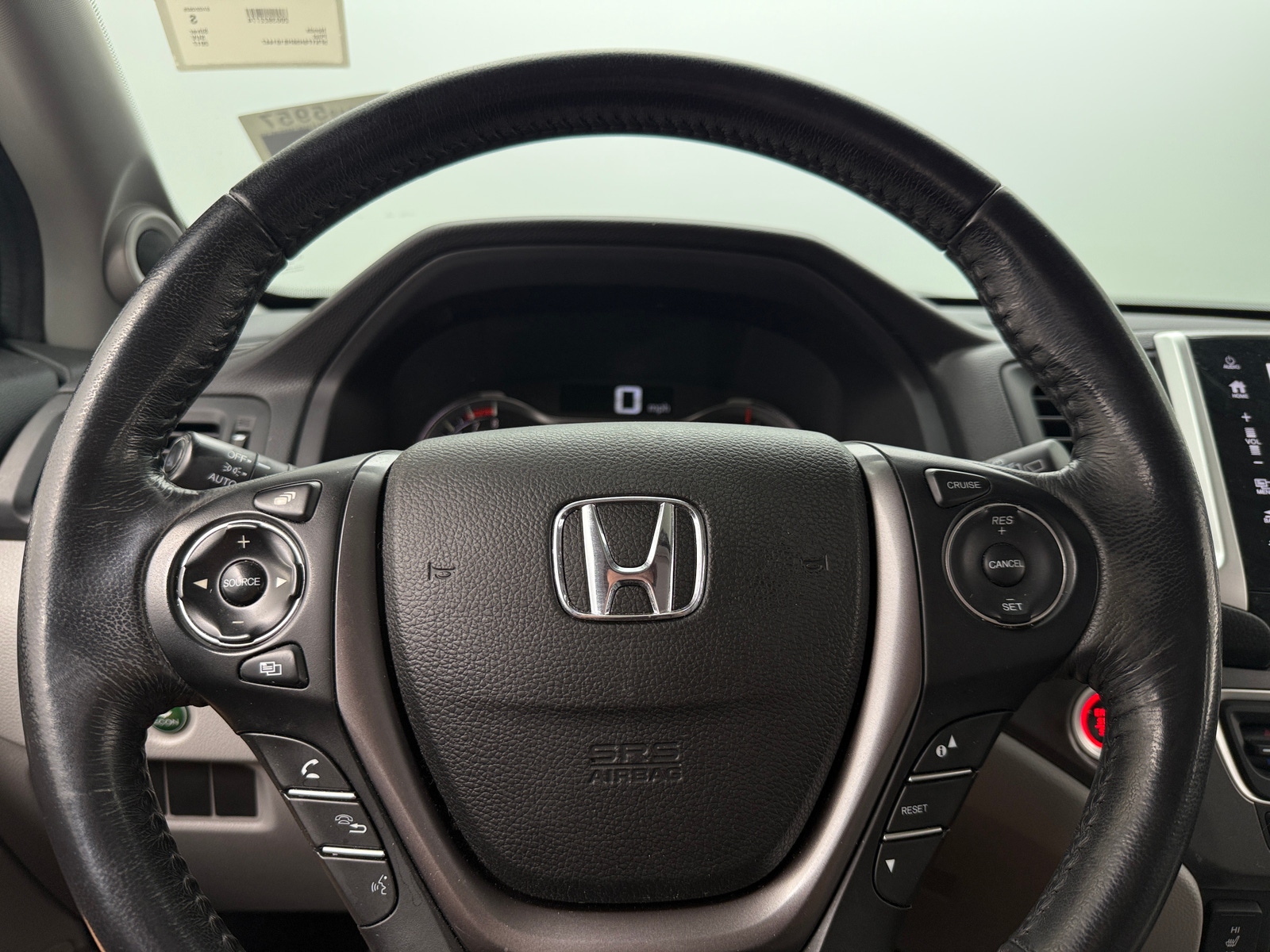 Thumbnail: 2017 Honda Pilot - 4