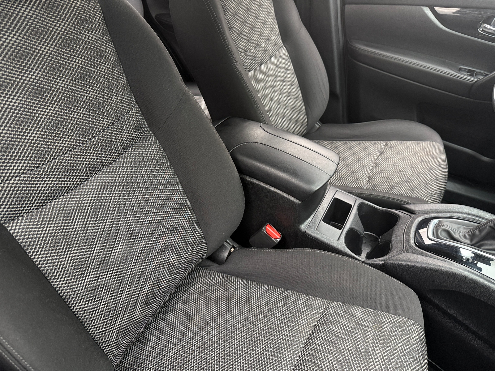 Thumbnail: 2019 Nissan Rogue Sport - 2