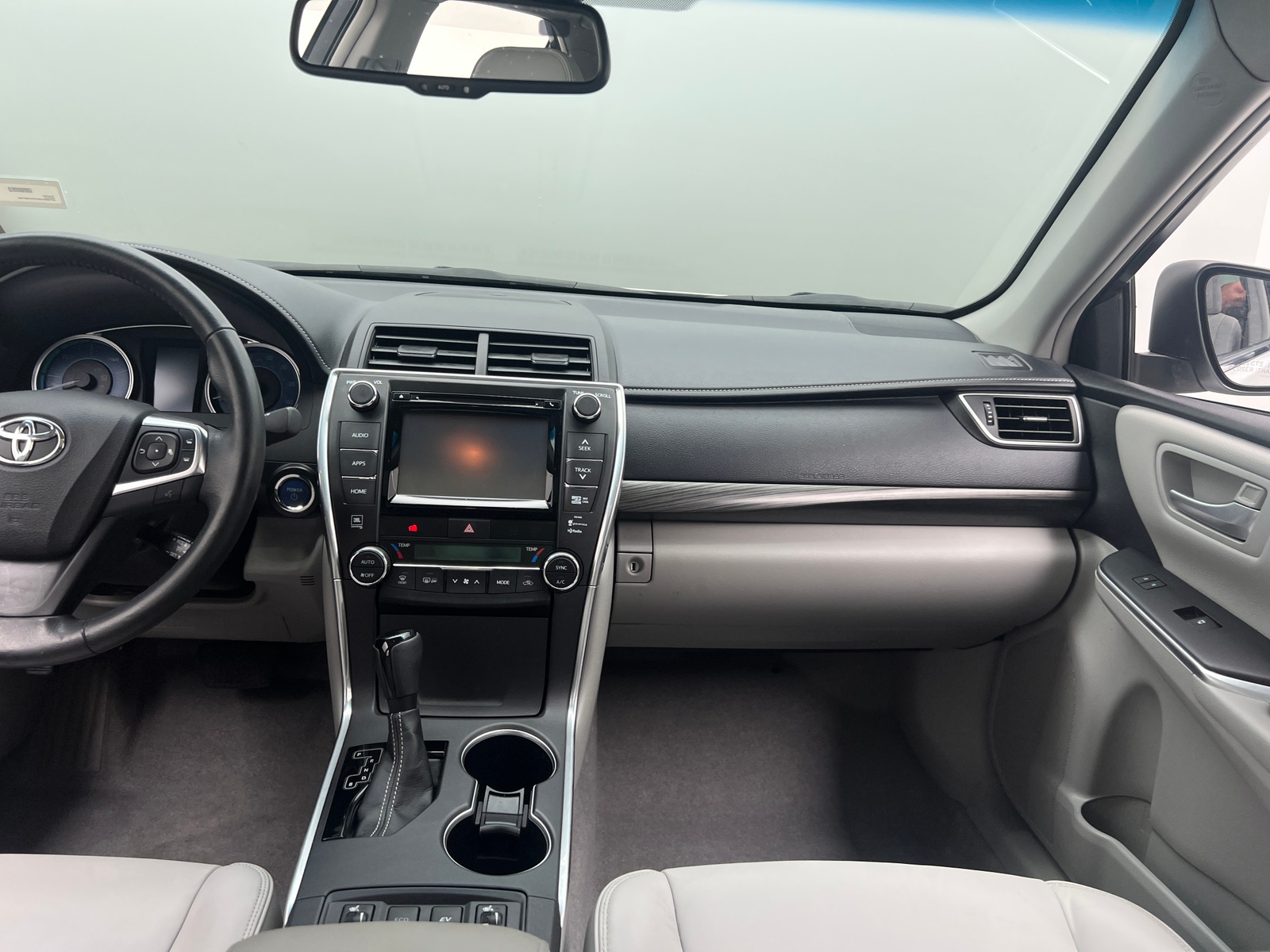Thumbnail: 2015 Toyota Camry - 3