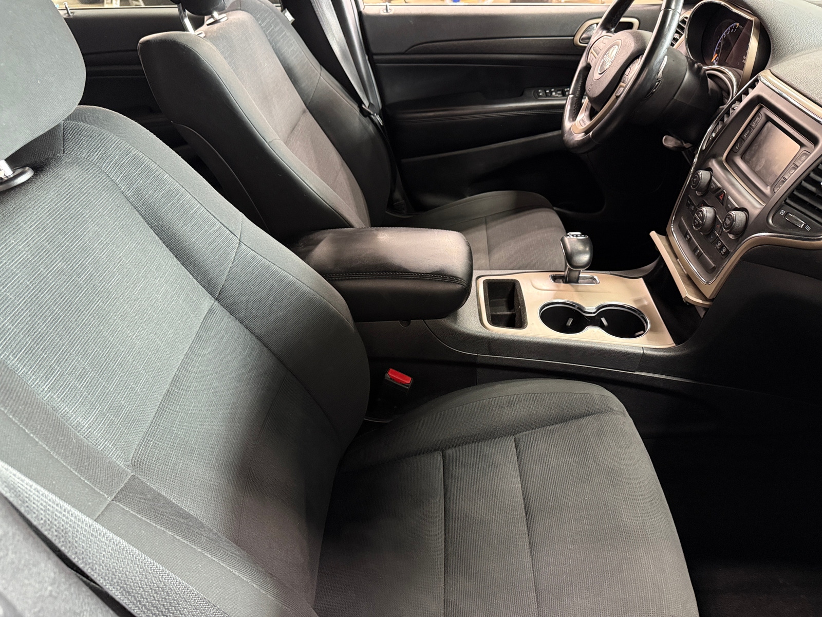 Thumbnail: 2015 Jeep Grand Cherokee - 2