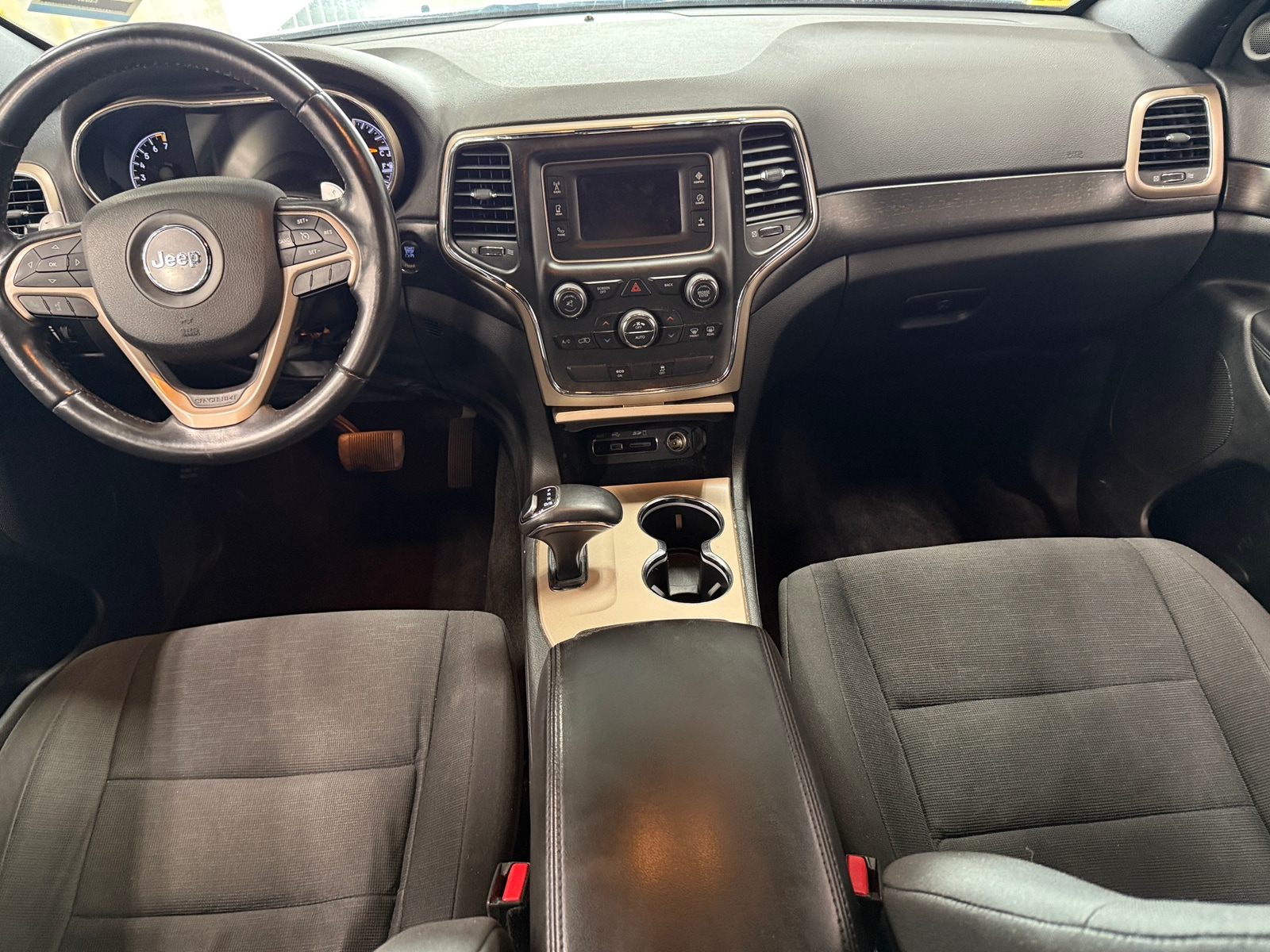 Thumbnail: 2015 Jeep Grand Cherokee - 3