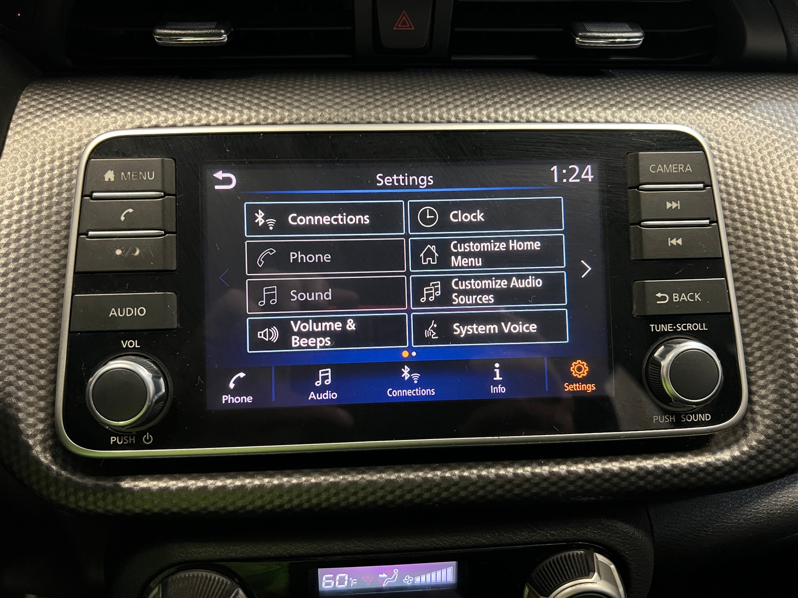 Thumbnail: 2019 Nissan Kicks - 4