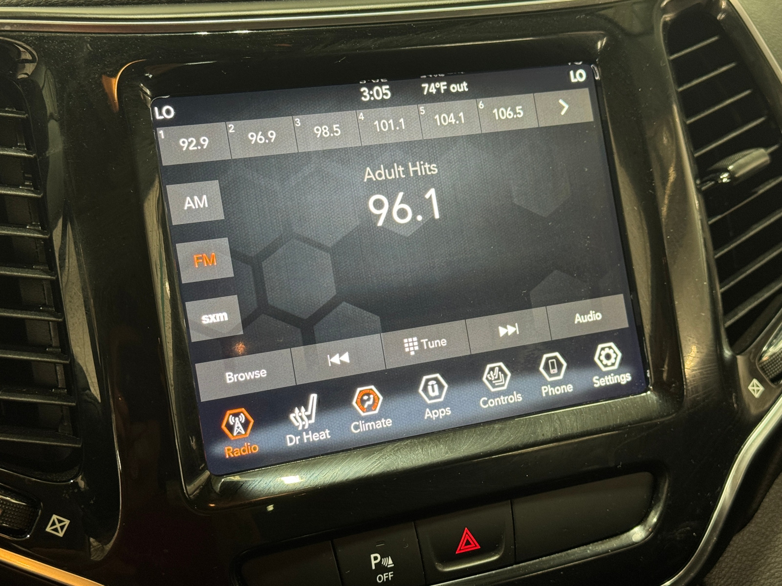 Thumbnail: 2019 Jeep Cherokee - 3