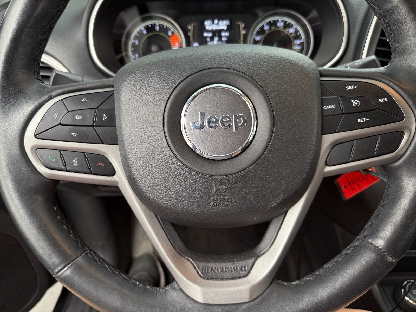 Thumbnail: 2019 Jeep Cherokee - 5