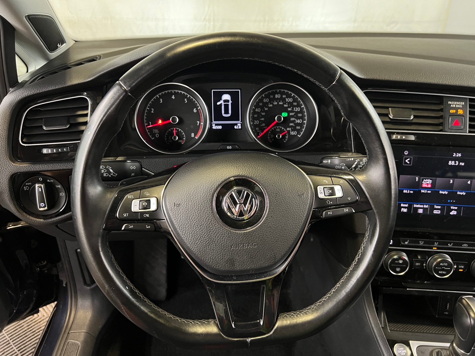 Thumbnail: 2018 Volkswagen e-Golf - 4