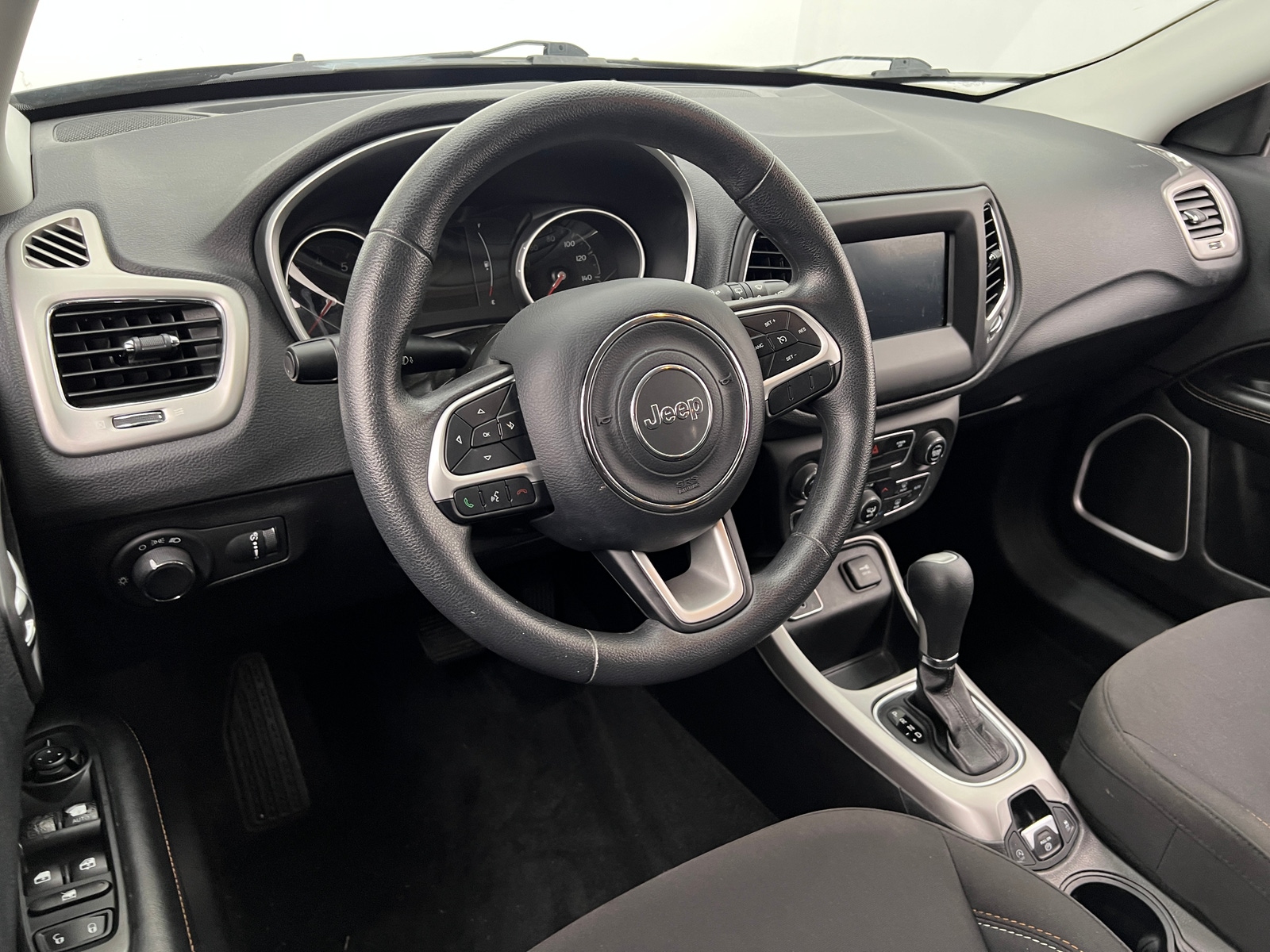 Thumbnail: 2019 Jeep Compass - 3