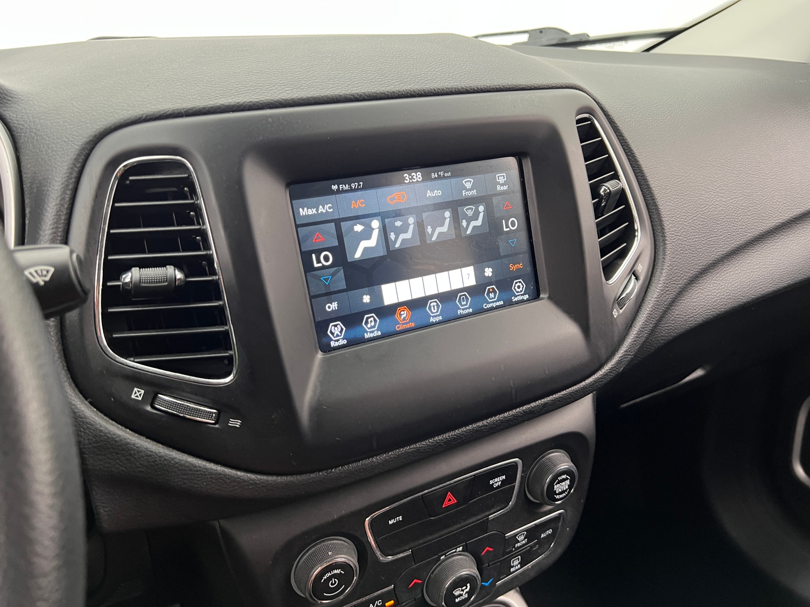 Thumbnail: 2019 Jeep Compass - 4