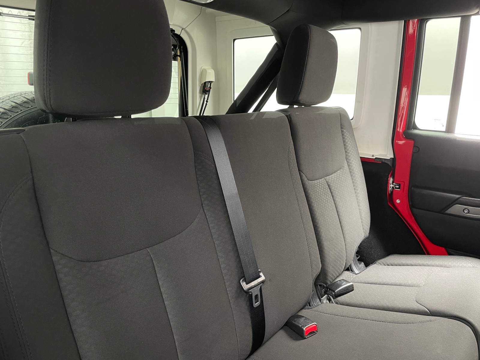 Thumbnail: 2016 Jeep Wrangler - 6