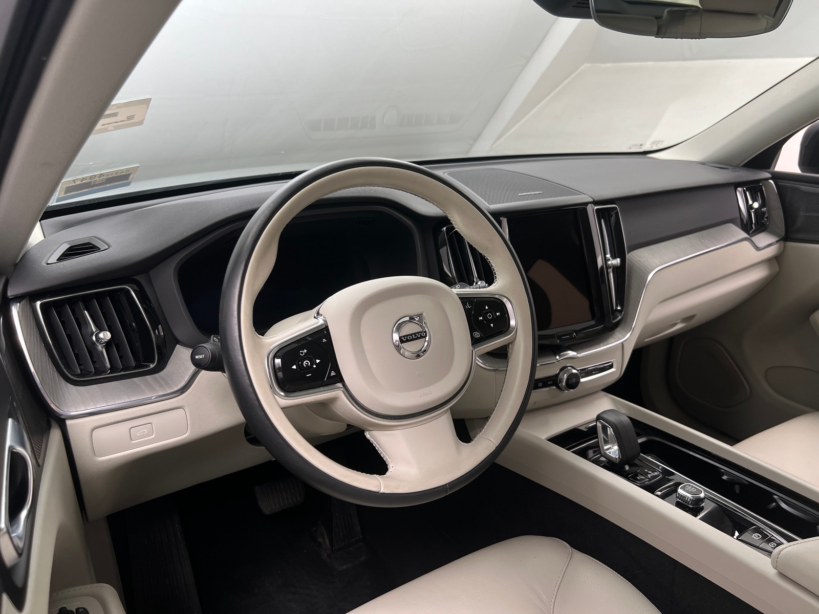 Thumbnail: 2024 Volvo XC60 - 2