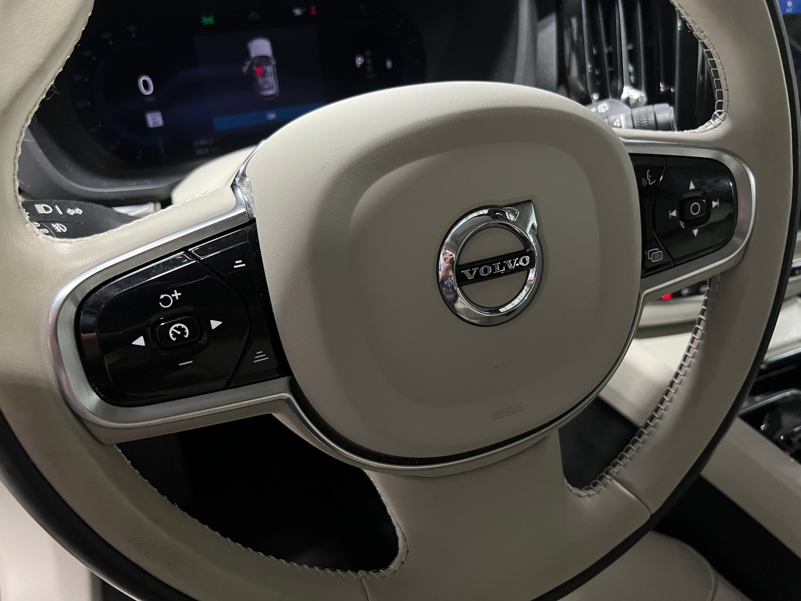 Thumbnail: 2024 Volvo XC60 - 4