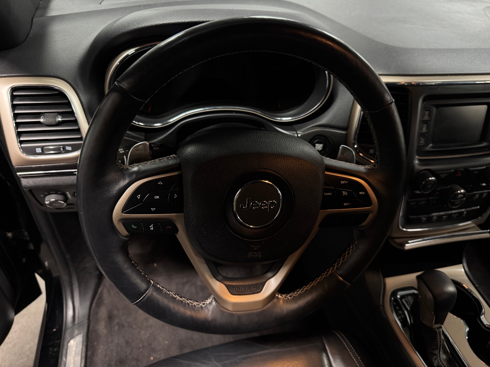 Thumbnail: 2017 Jeep Grand Cherokee - 4