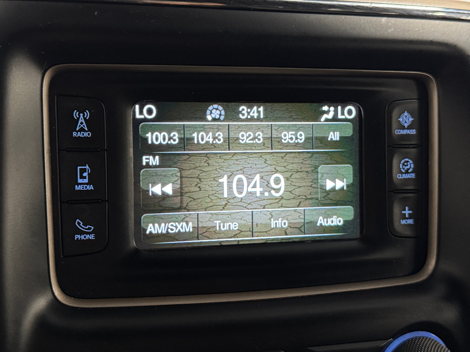 Thumbnail: 2017 Jeep Grand Cherokee - 3