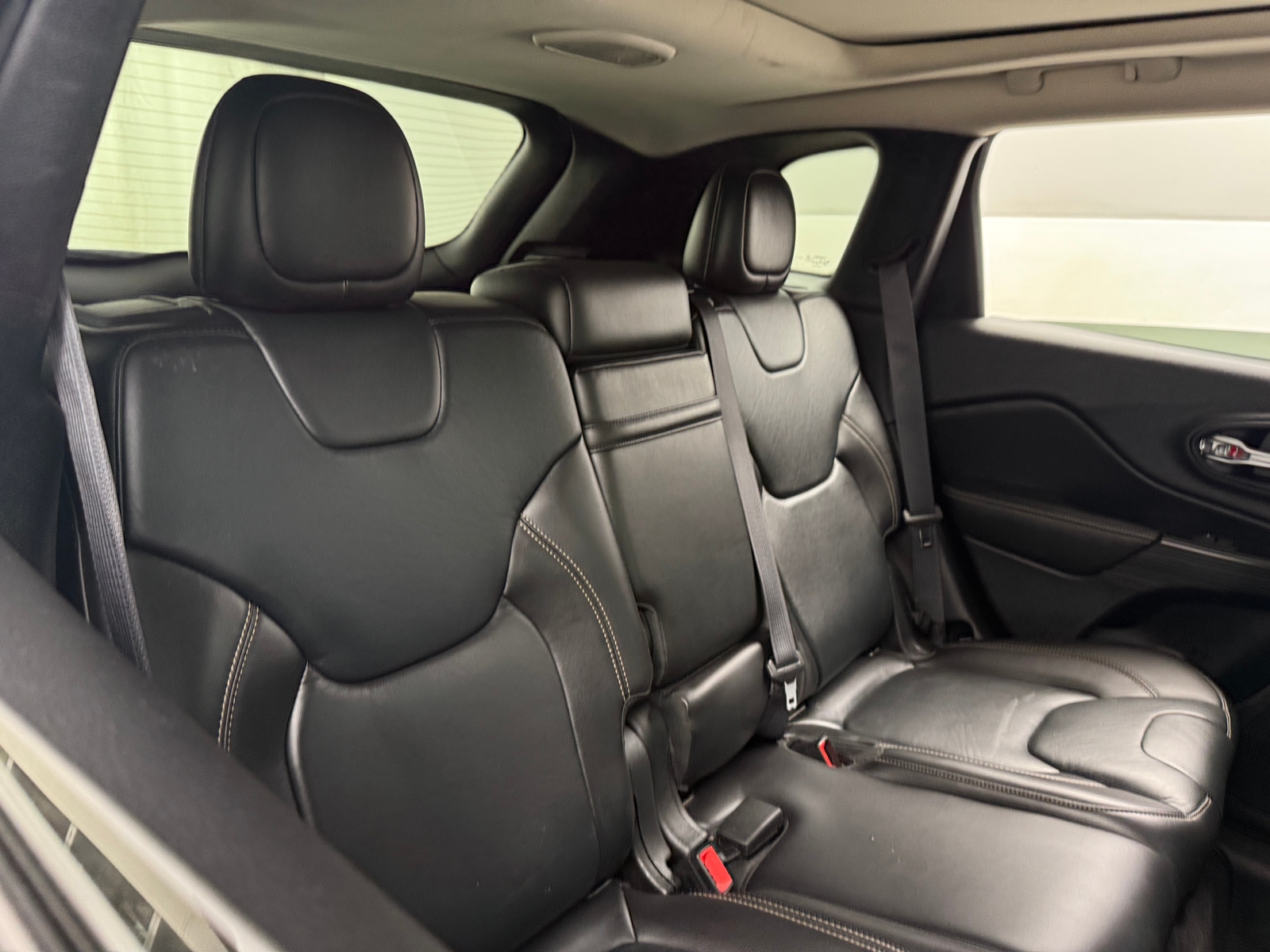 Thumbnail: 2016 Jeep Cherokee - 6