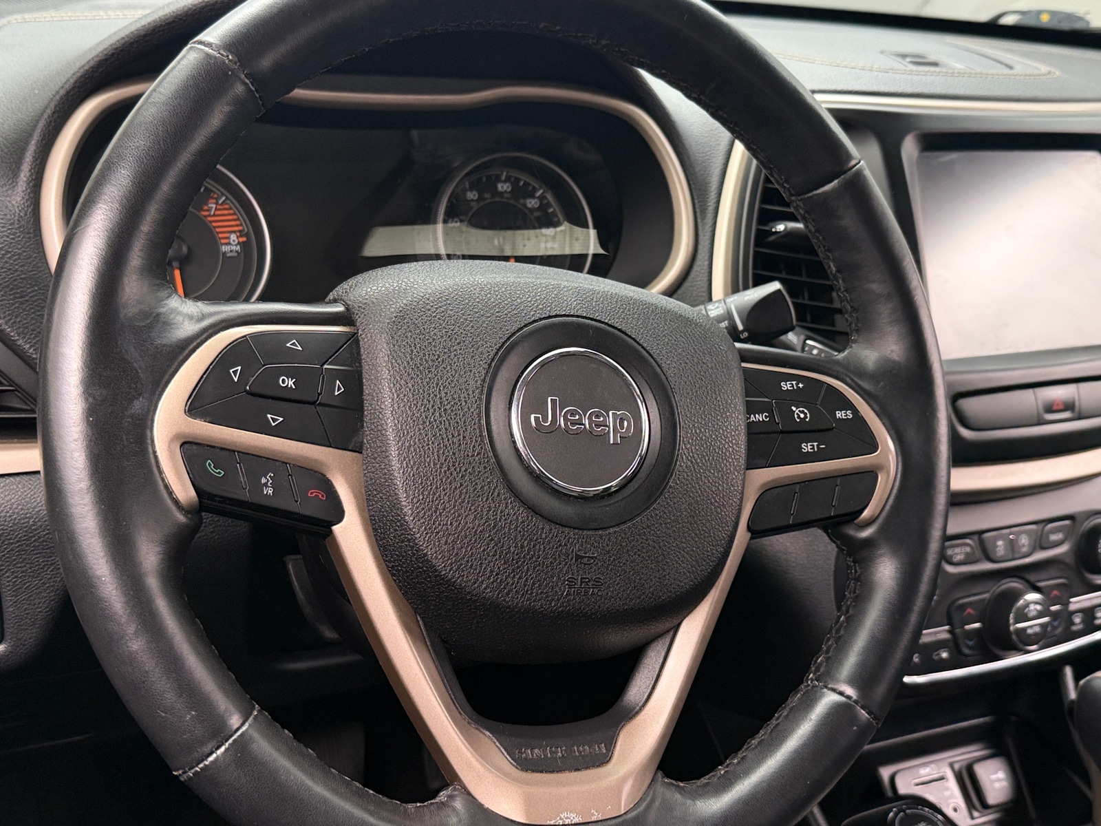 Thumbnail: 2016 Jeep Cherokee - 5