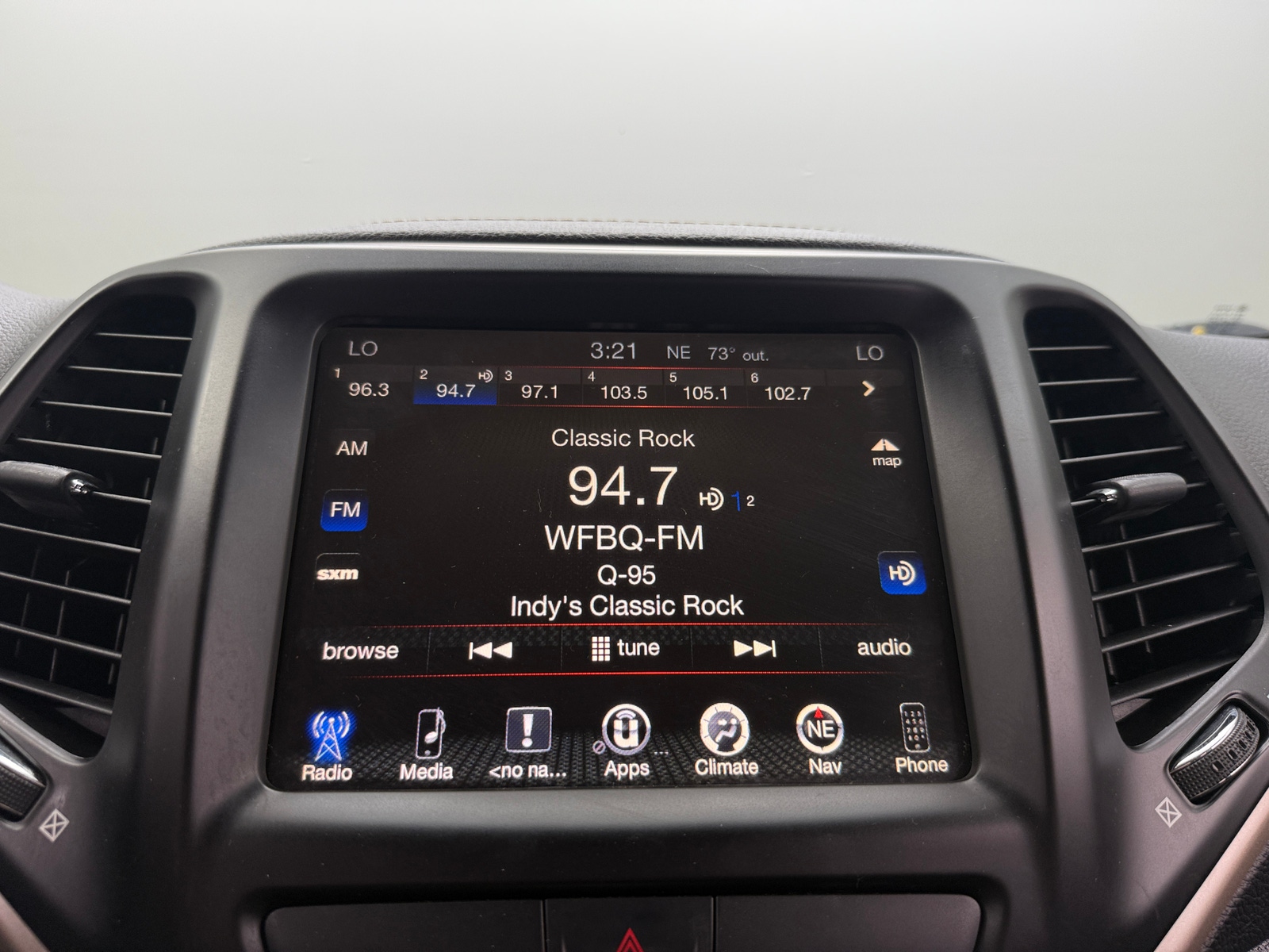 Thumbnail: 2016 Jeep Cherokee - 4