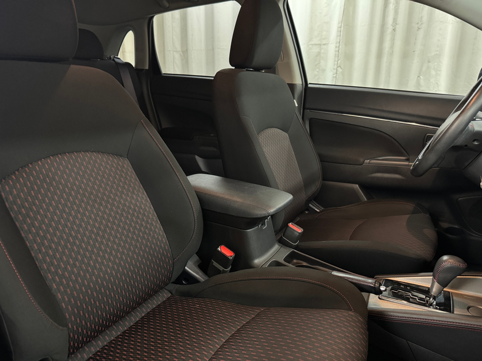 Thumbnail: 2019 Mitsubishi Outlander Sport - 2