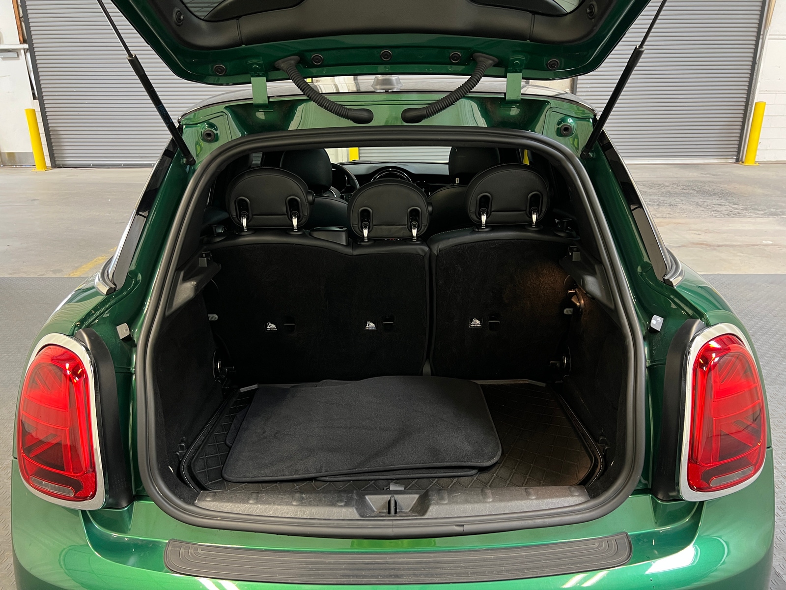 Thumbnail: 2022 MINI Cooper Hardtop - 6