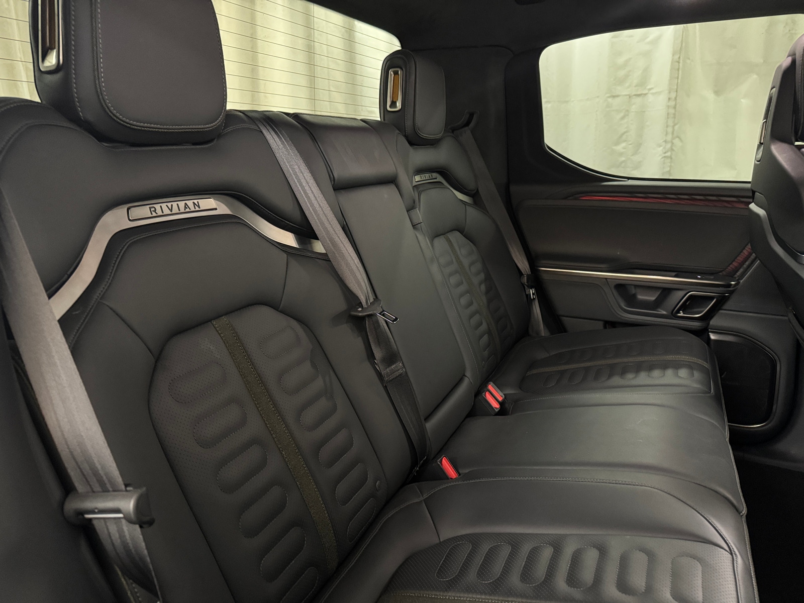 Thumbnail: 2022 Rivian R1T - 5