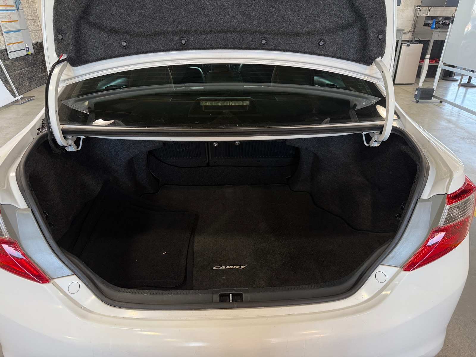 Thumbnail: 2012 Toyota Camry - 6