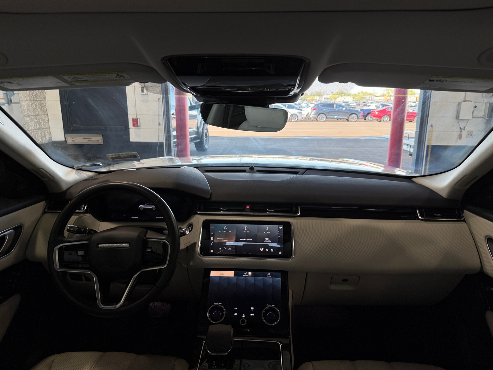 Thumbnail: 2021 Land Rover Range Rover Velar - 3