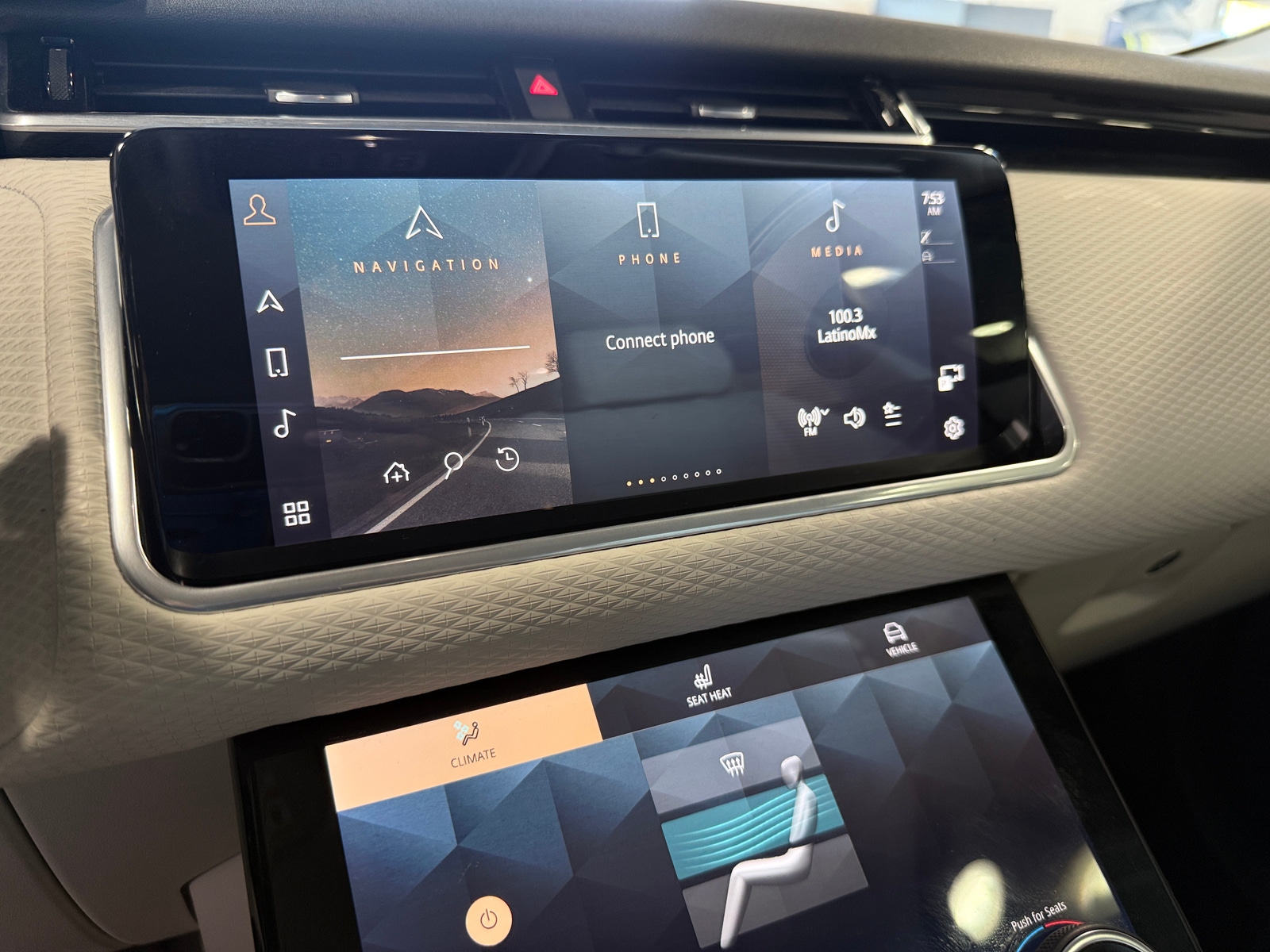 Thumbnail: 2021 Land Rover Range Rover Velar - 4