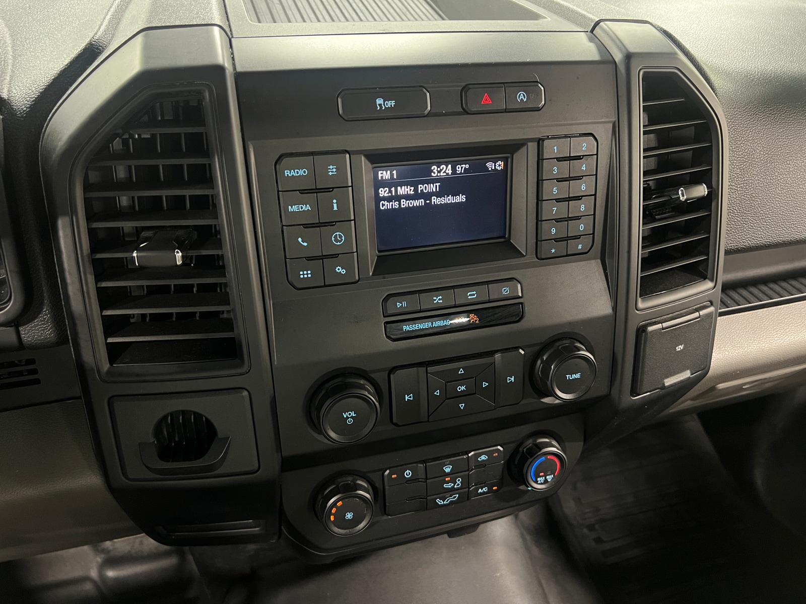 Thumbnail: 2019 Ford Econoline - 4