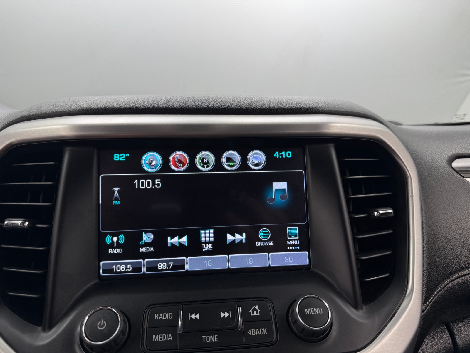 Thumbnail: 2017 GMC Acadia - 3
