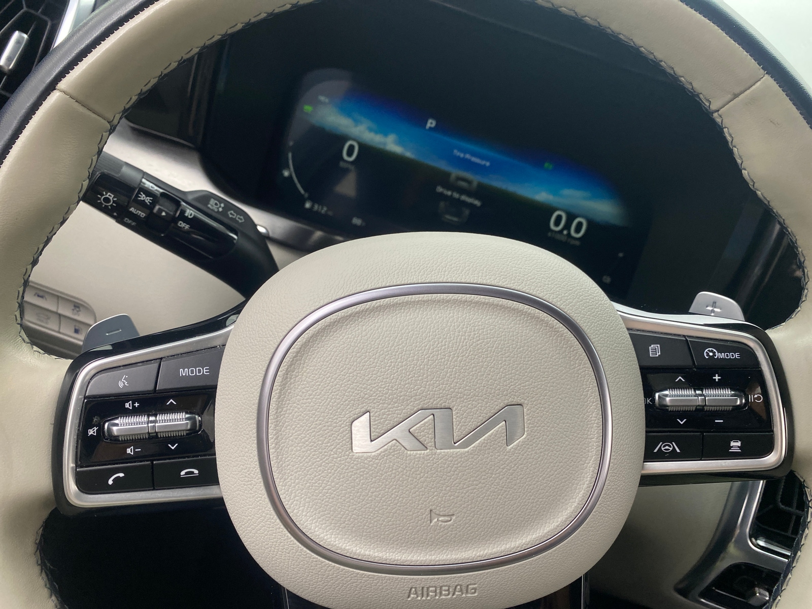 Thumbnail: 2022 Kia Sorento - 4