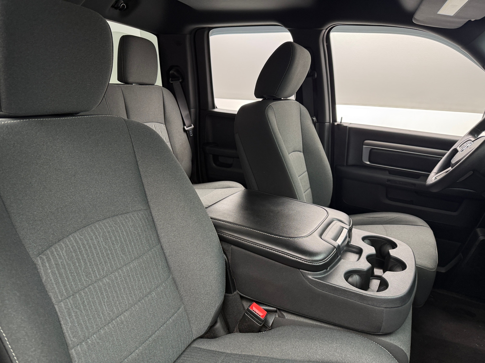 Thumbnail: 2022 RAM 1500 Classic - 2
