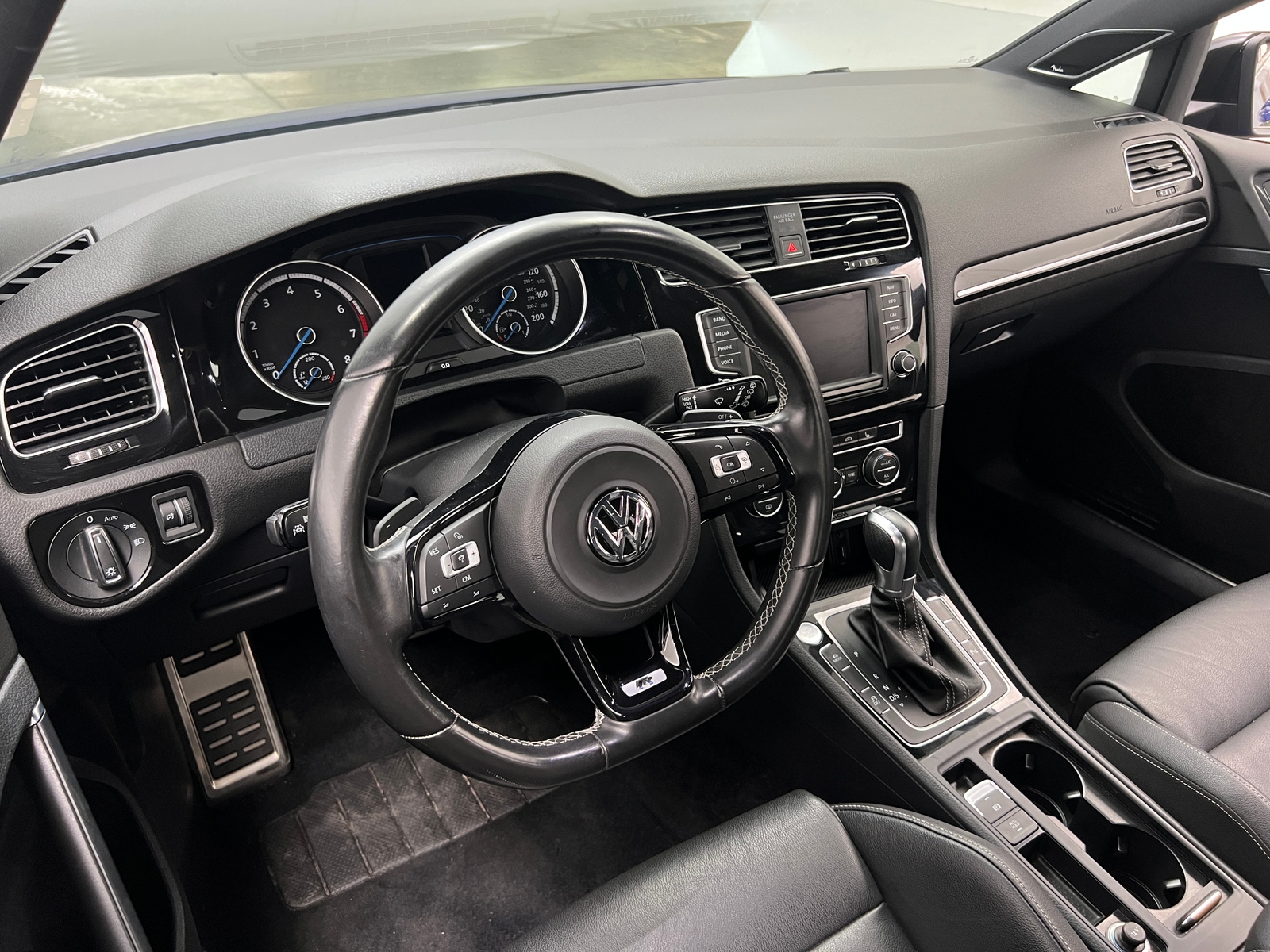 Thumbnail: 2017 Volkswagen Golf - 2