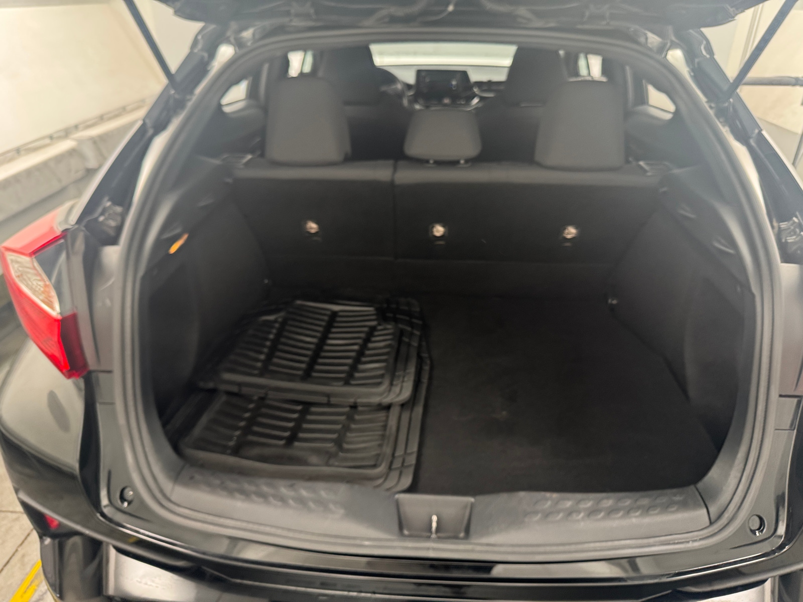 Thumbnail: 2018 Toyota C-HR - 7