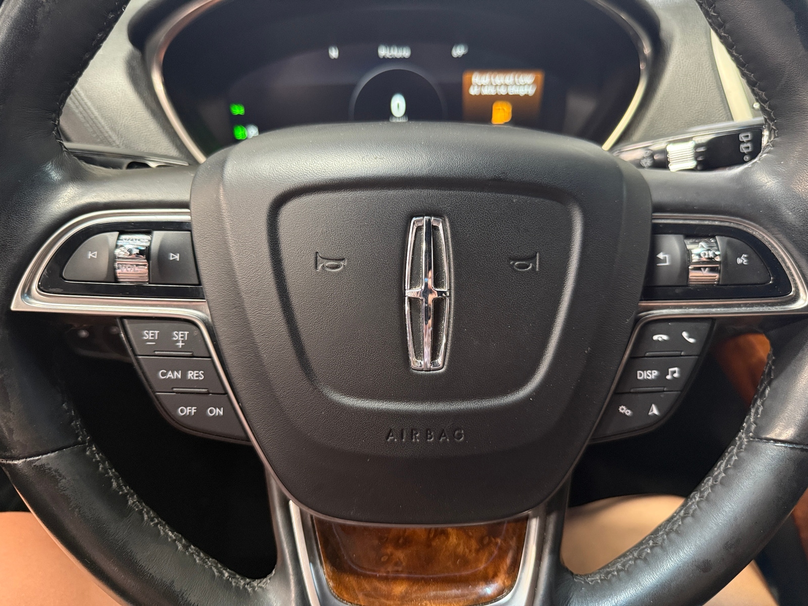 Thumbnail: 2019 Lincoln Nautilus - 4