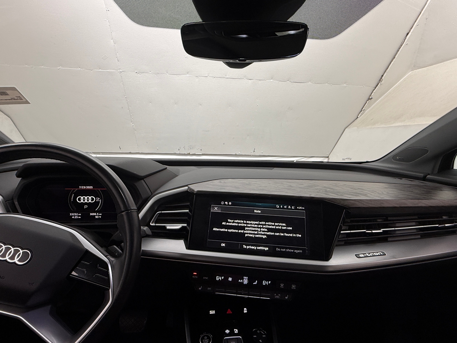 Thumbnail: 2022 Audi Q4 e-tron - 2