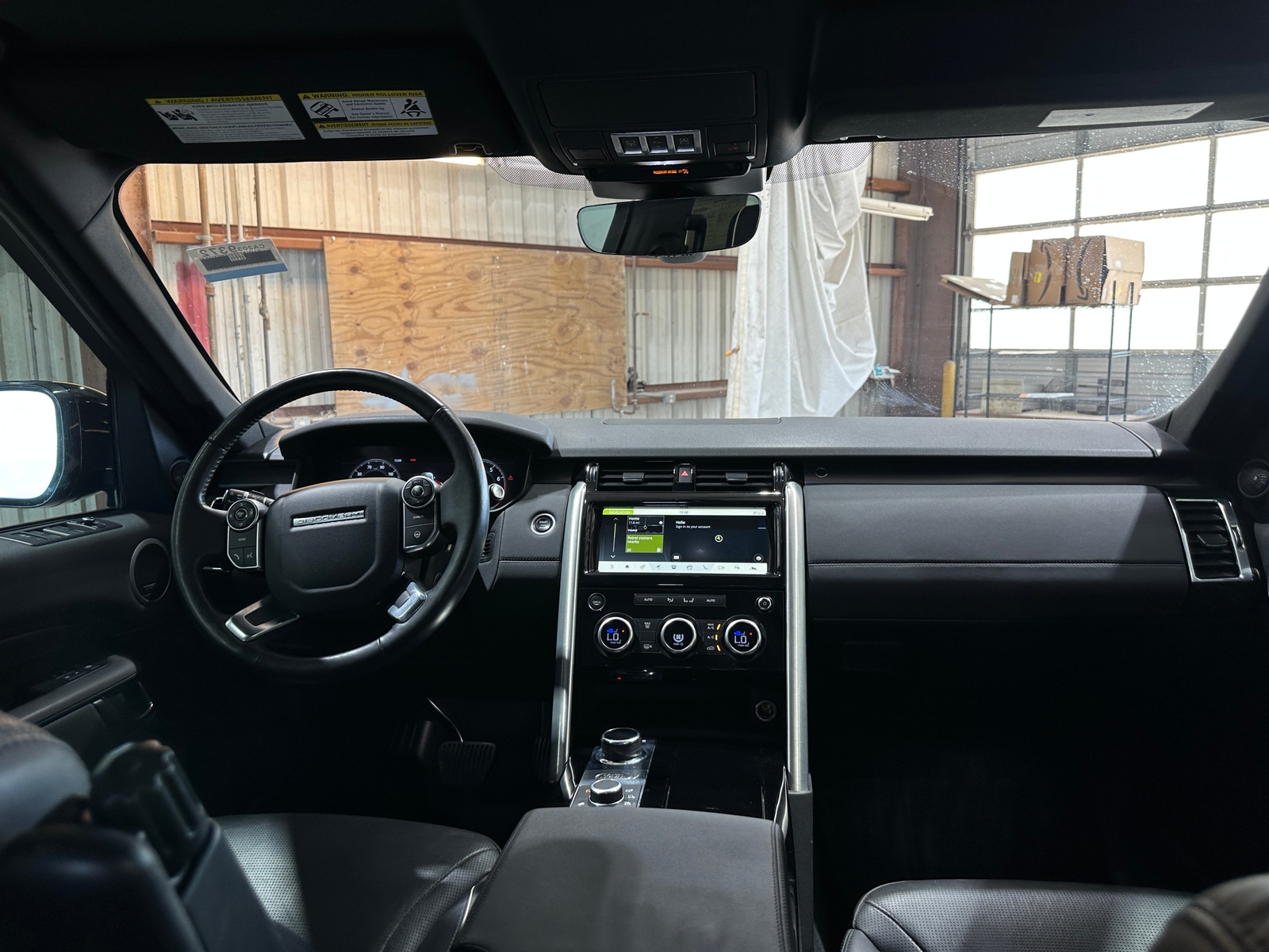 Thumbnail: 2018 Land Rover Discovery - 2