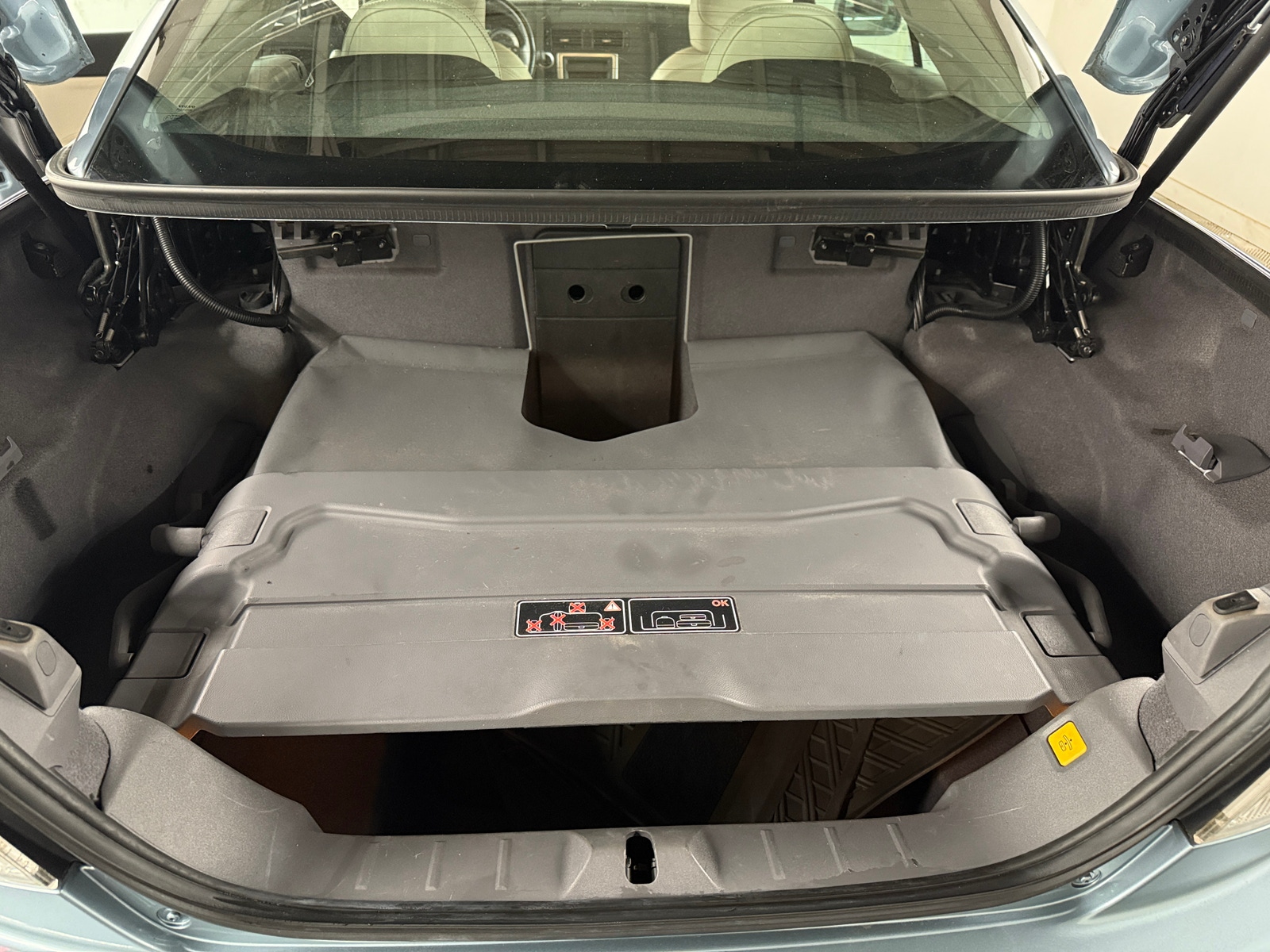 Thumbnail: 2011 Volvo C70 - 6