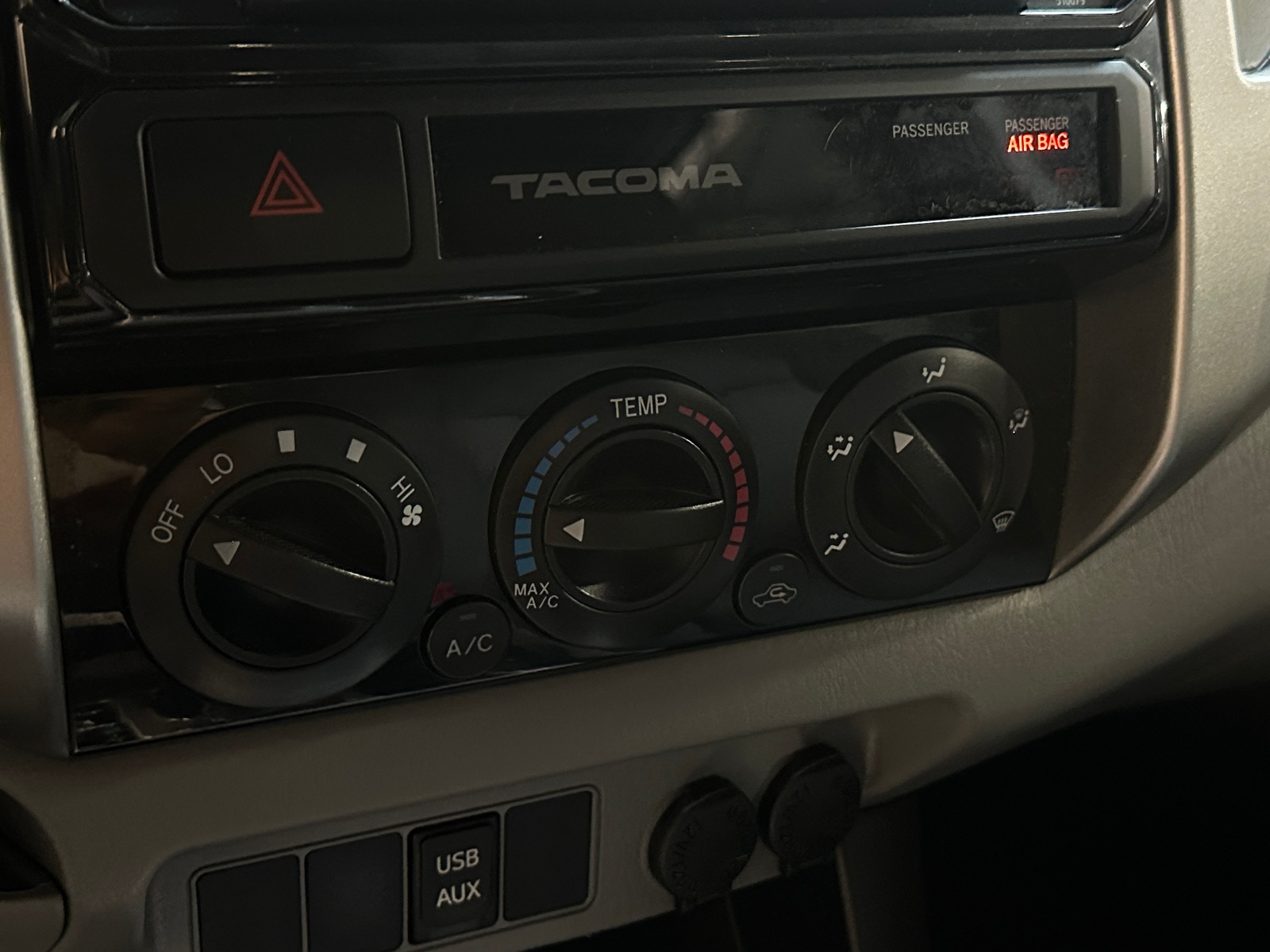 Thumbnail: 2015 Toyota Tacoma - 4
