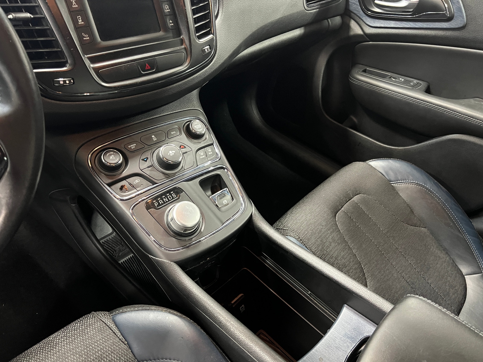Thumbnail: 2016 Chrysler 200 - 2