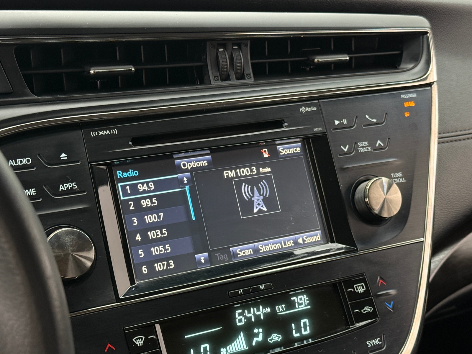 Thumbnail: 2016 Toyota Avalon - 3