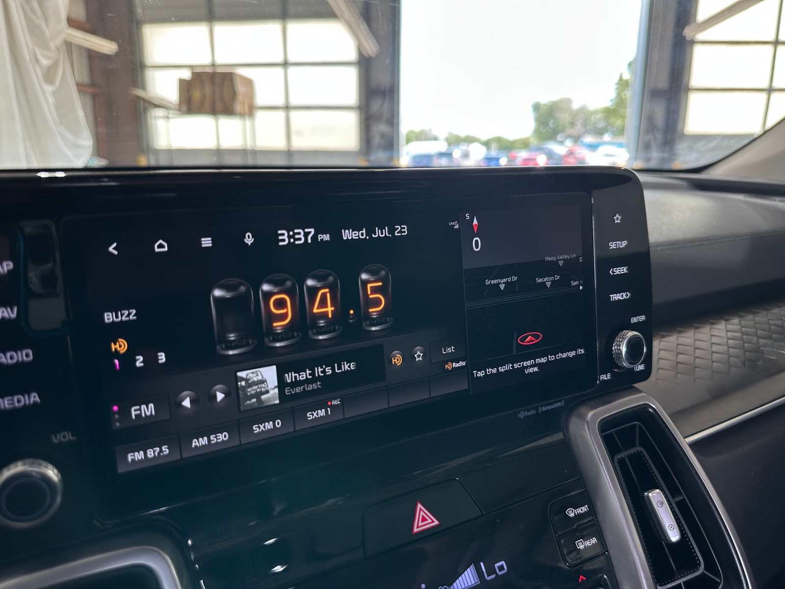 Thumbnail: 2022 Kia Sorento - 3