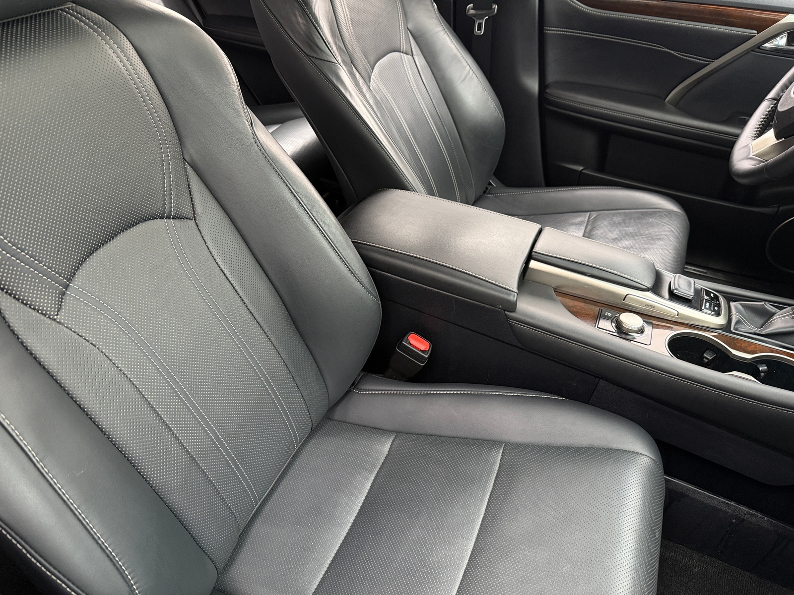 Thumbnail: 2019 Lexus RX - 2