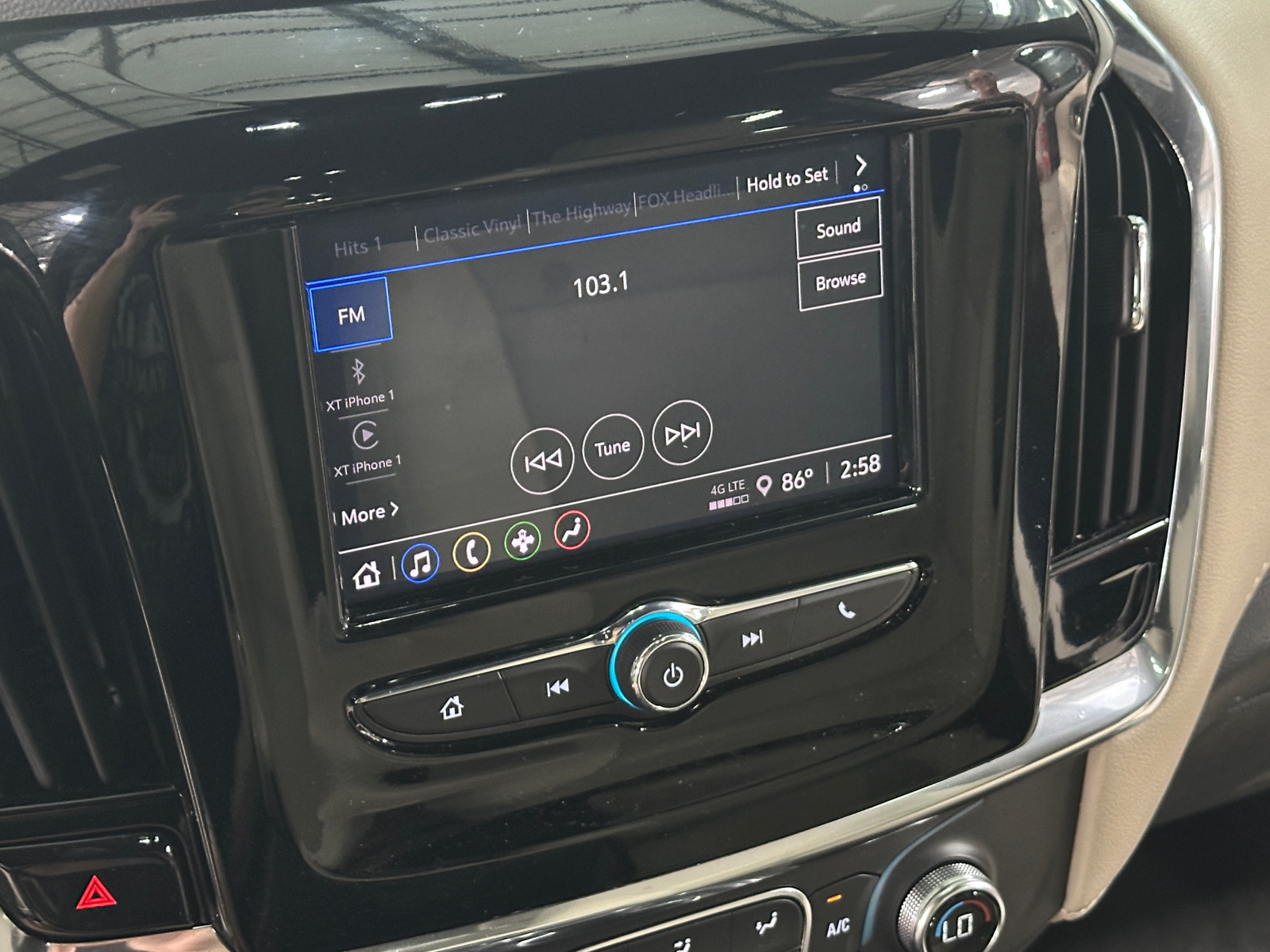 Thumbnail: 2023 Chevrolet Traverse - 4