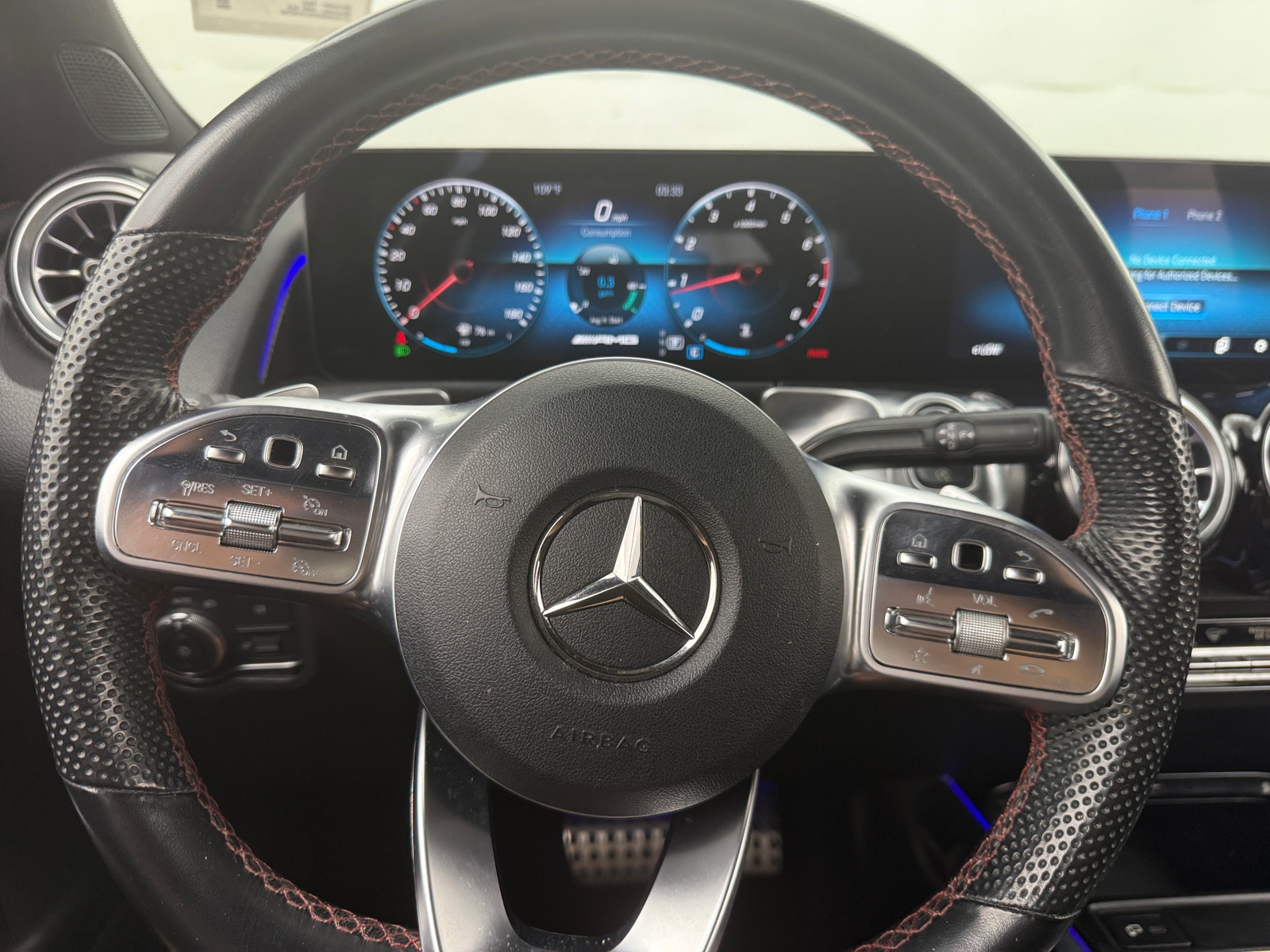 Thumbnail: 2022 Mercedes-Benz GLB - 4