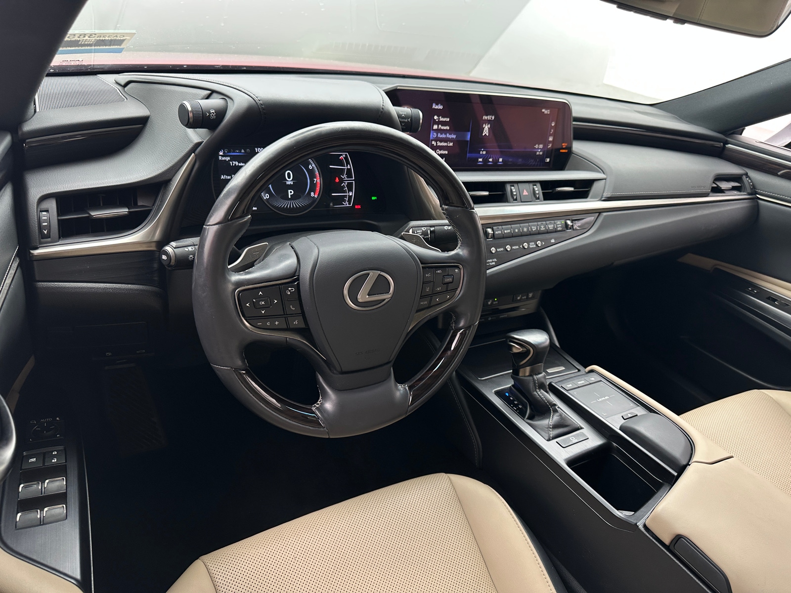 Thumbnail: 2021 Lexus ES - 2